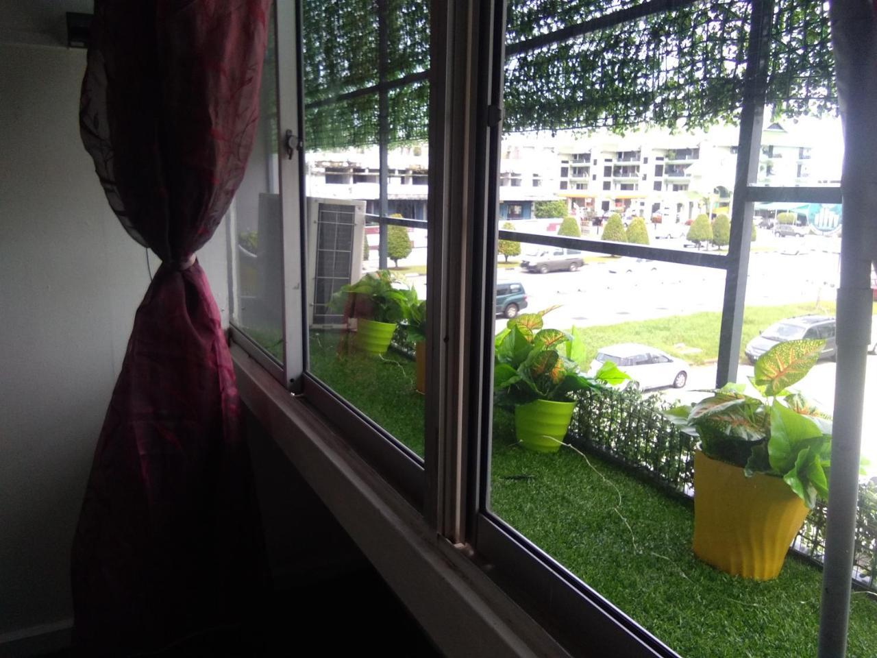 Co.Living Hostel Bandar Seri Begawan Eksteriør bilde