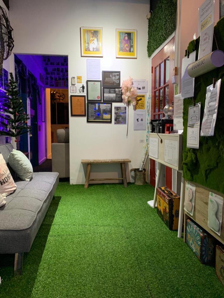 Co.Living Hostel Bandar Seri Begawan Eksteriør bilde